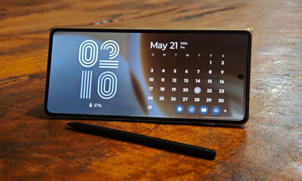 Motorola Razr Fold và bút Moto Pen Ultra